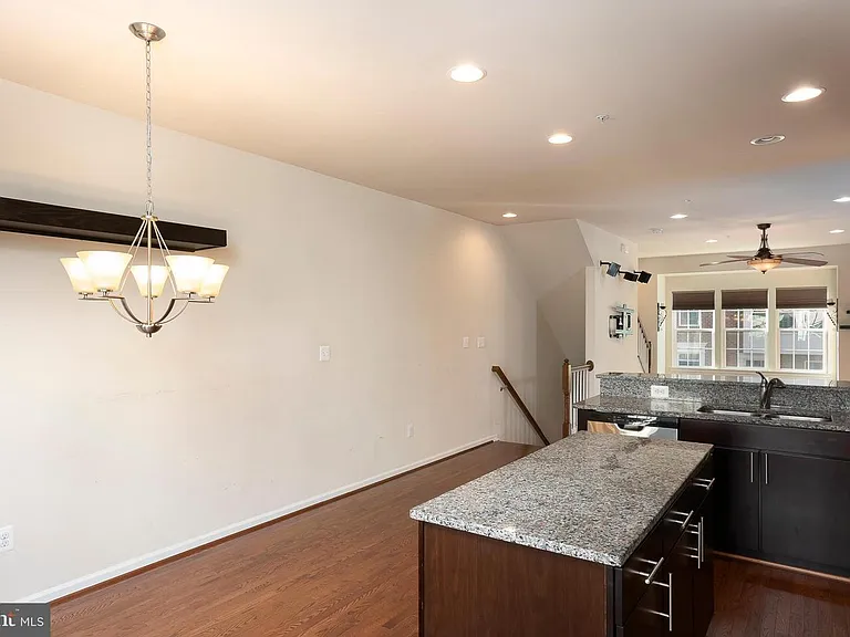710 S Macon St — Photo 6