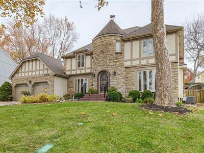 8019 W 113th St, Overland Park, KS, 66210