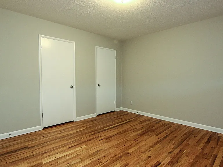 Raleigh Heights — Photo 39