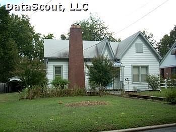 1st image of 305 S Saint Joseph St