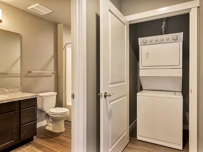 The Fairhaven Pointe Apartments — Photo 40