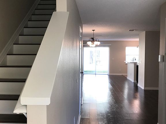 5th image of 573 Cresting Oak Cir