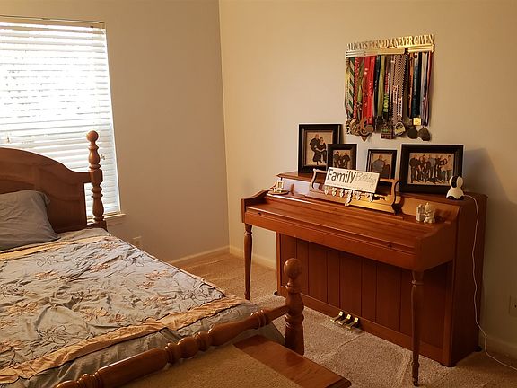 4th image of 386 Chapelhill Dr