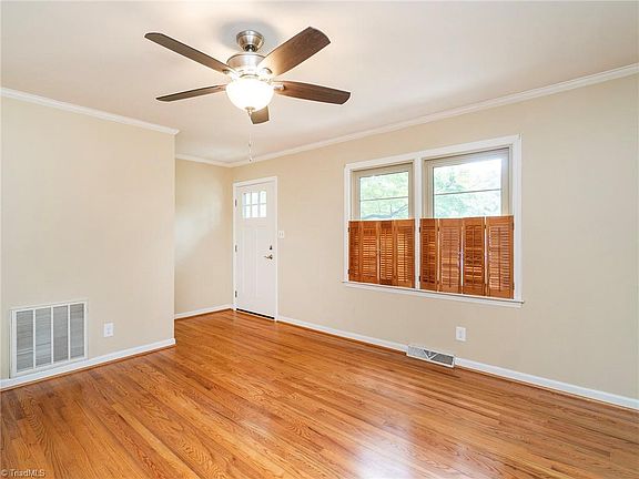 3rd image of 2231 Lacy St