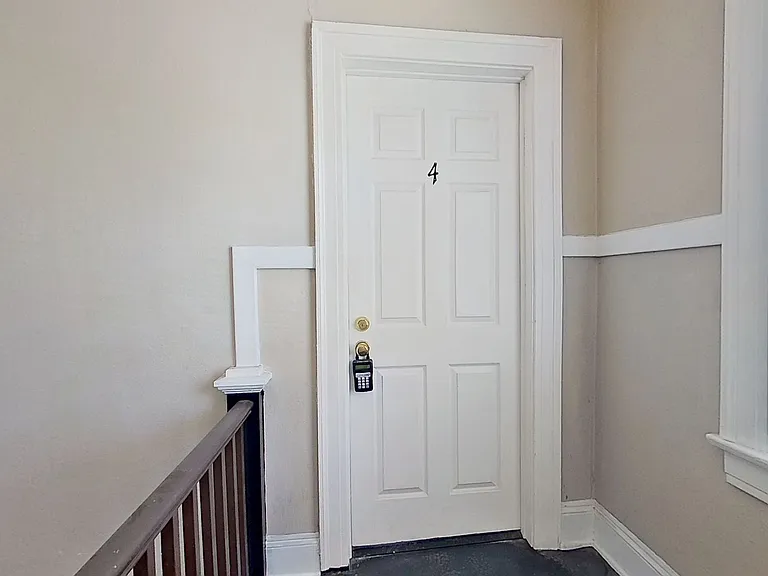Post St 2908 — Photo 25