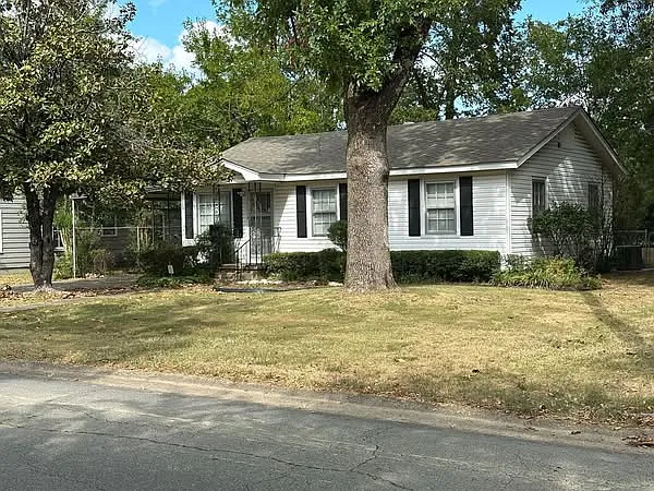 3 bed, 1326 sqft, $1,325 — Photo 2