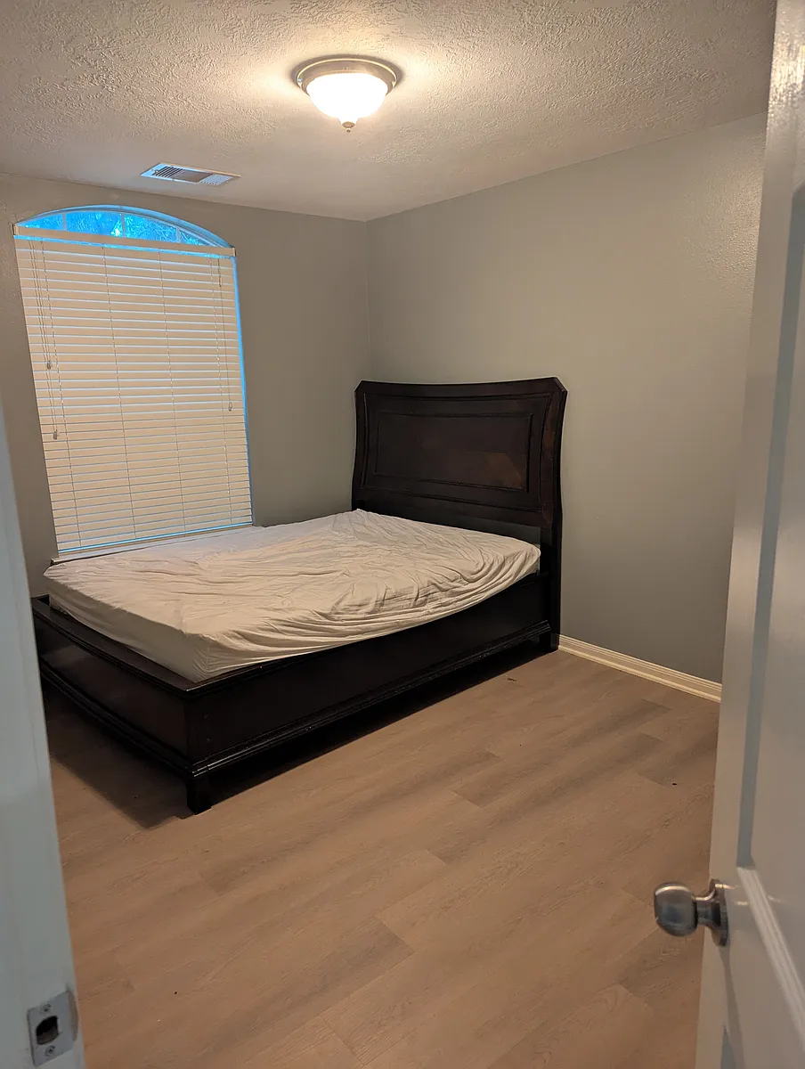 Bed - Sunset River Ln