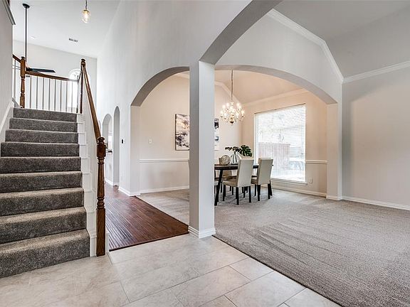 3rd image of 1828 Montauk Way
