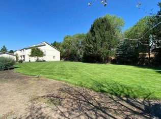 1050 NE Butler Market Rd APT 9, Bend, OR 97701