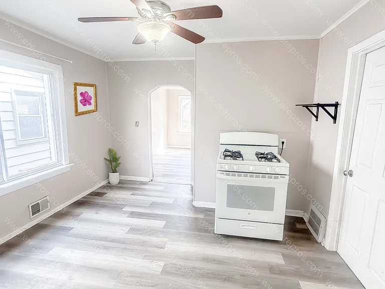 1578 Chestnut St #1 — Photo 8