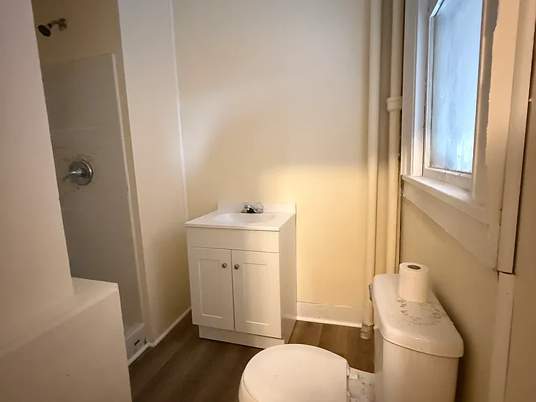165-167 S Hyde Park Ave #2 — Photo 6