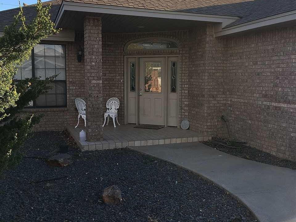 1st image of 1332 Oakwood Cir