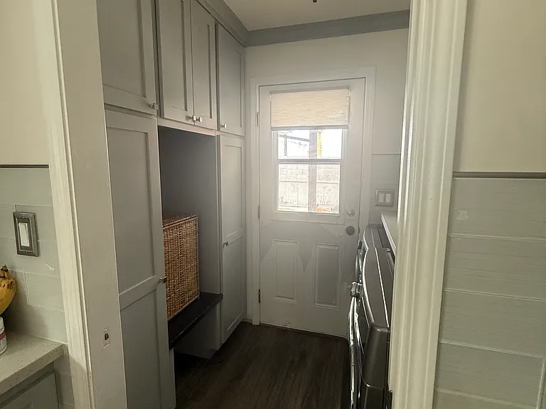 1241 E Michelson St — Photo 23