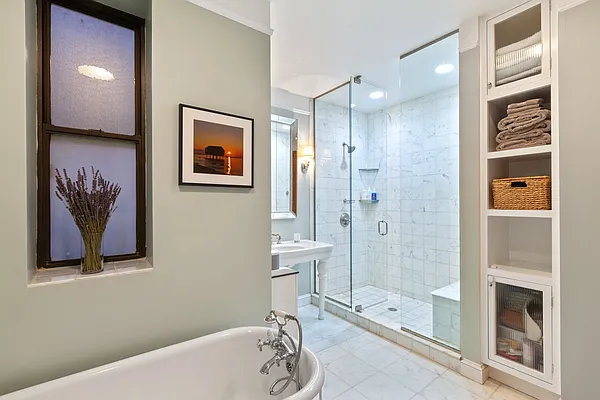 Sold by Compass | media 17