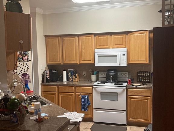 5th image of 204 Hartford Dr