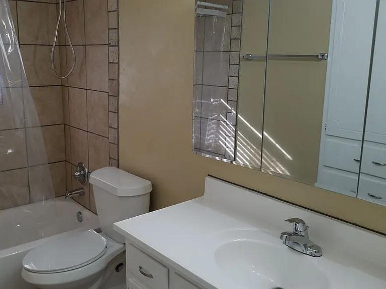 301 N University Dr #9 — Photo 21