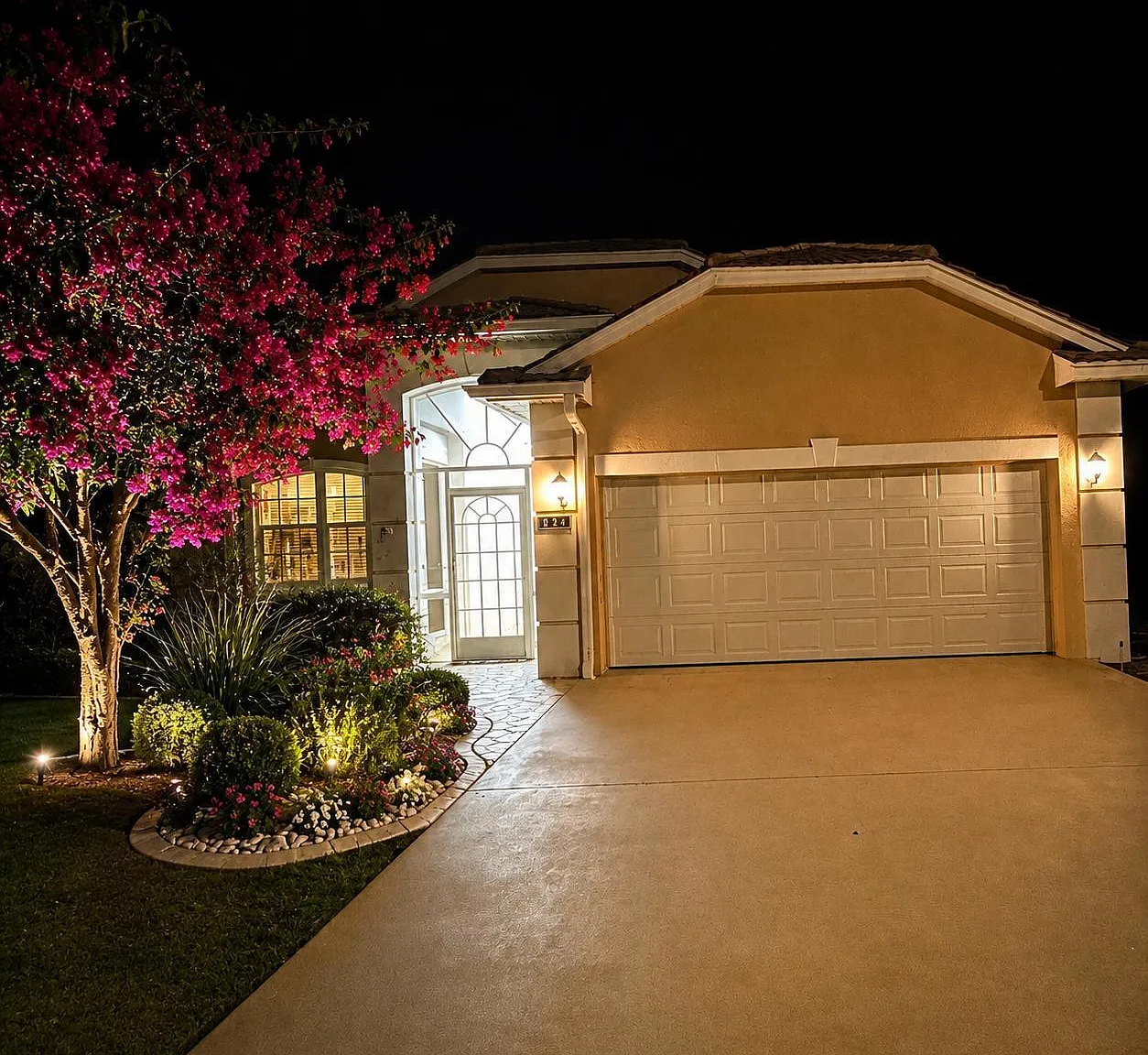 2 bed, 2.0 bath, 1805 sqft, $2,200 — Photo 2