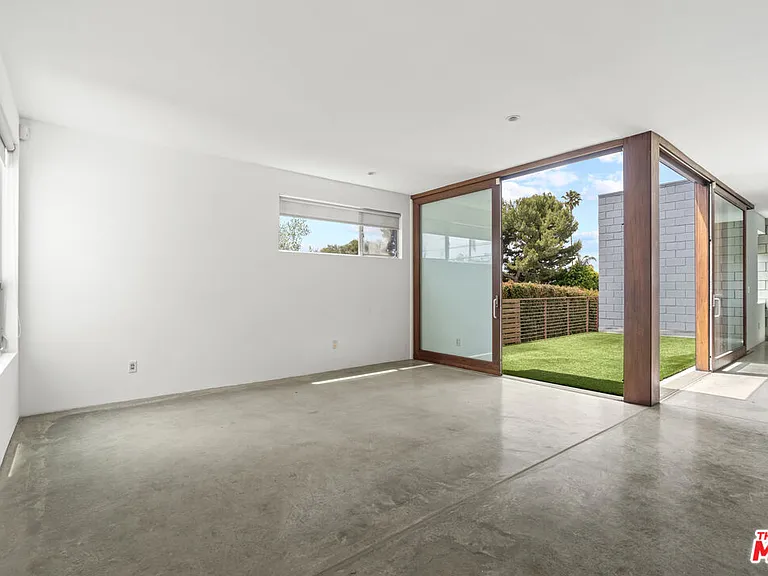 802 Indiana Ave — Photo 12