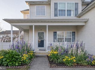 205 Beacon Hill Dr, Egg Harbor Township, NJ 08234