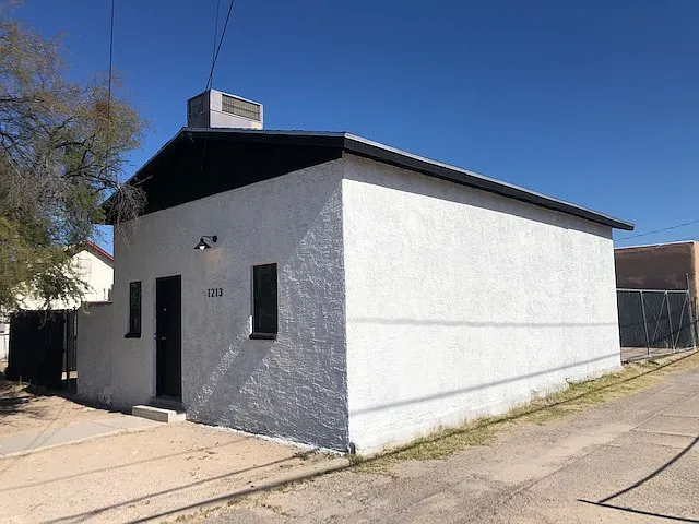 1213 S 9th Ave — Photo 16