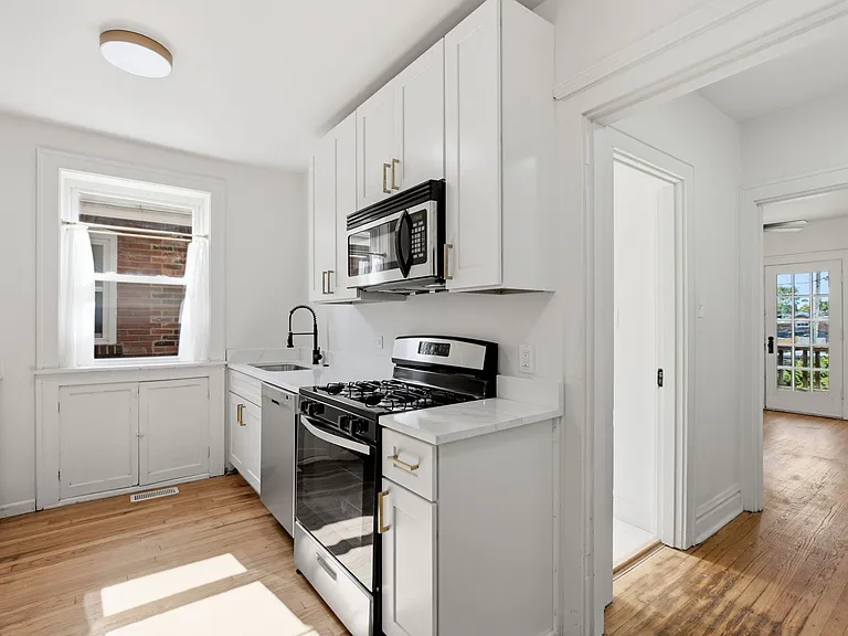 4964 Eichelberger St — Photo 3