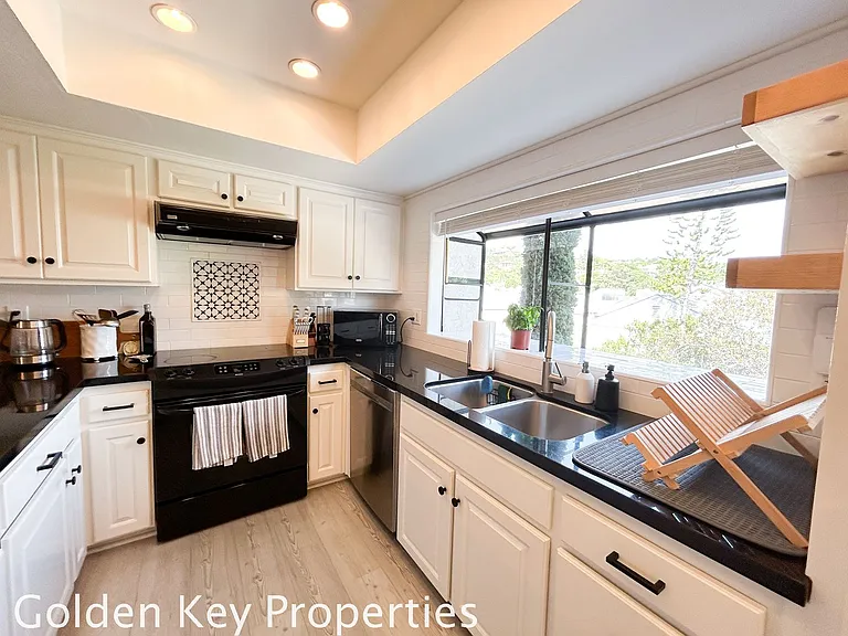 2372 Altisma Way #B — Photo 3