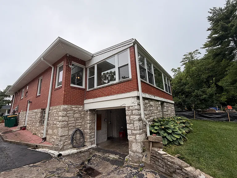 Garage and overlying sunroom