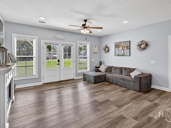 5th image of 125 Robin Road