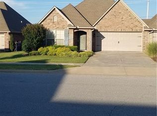 1809 SW Stonegrove Rd, Bentonville, AR 72712