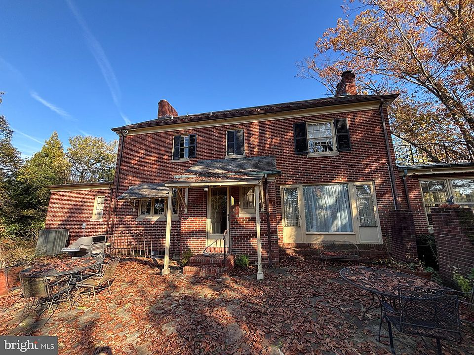 2nd image of 6306 N Charles St