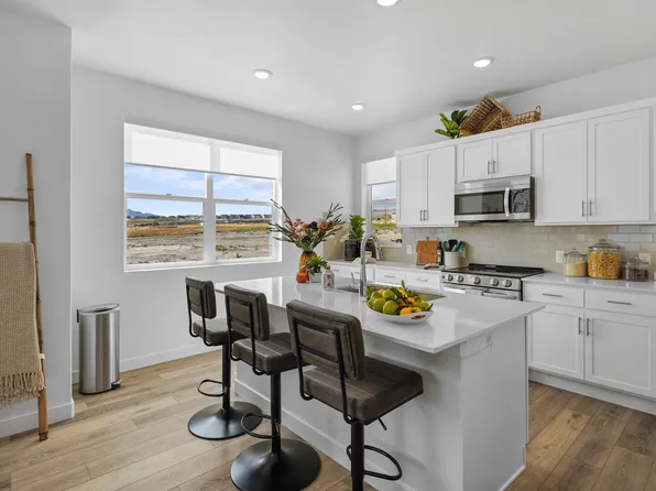 INNOVATION PARK AT HOLBROOK FARMS, 2597 N Ferguson Dr #174, Lehi, UT 84048