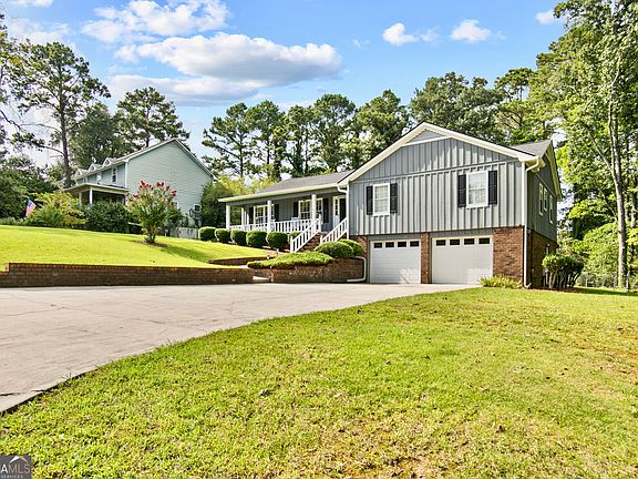 2nd image of 5 Shadowbrook Dr SE