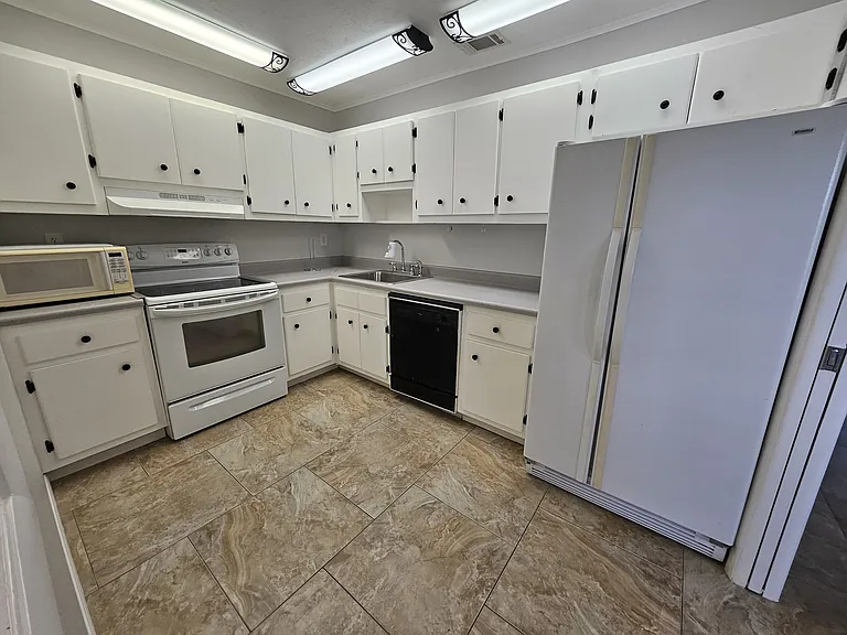 245 Center Rd #207 — Photo 17