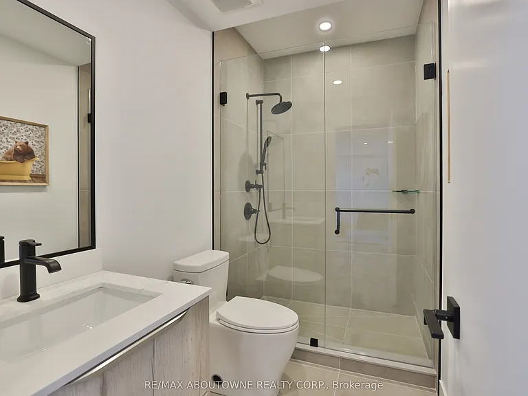 70 Upper Mount Albion Rd — Photo 33