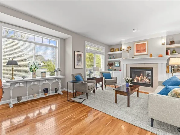 73 Park Road, South Burlington, VT 05403