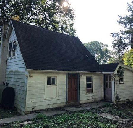 2nd image of 45 Half Way House Road