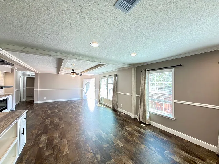 55 Oak Ave — Photo 10