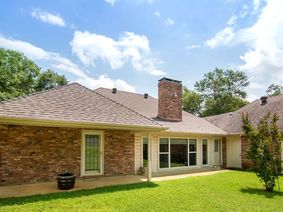 2nd image of 14 Woodbox Dr