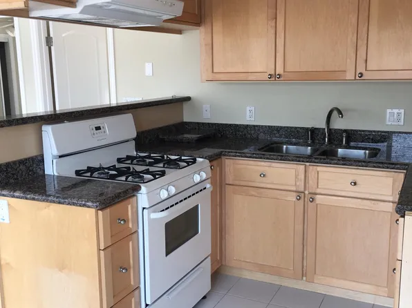 1565 W 218th St, Torrance, CA 90501