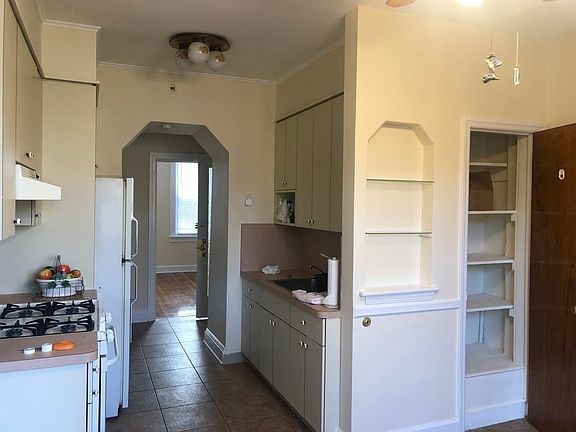 5th image of 23-23 29th St #B