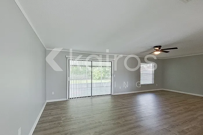 308 Wildwood Dr — Photo 2