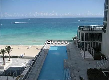 3rd image of 15901 Collins Ave APT 704