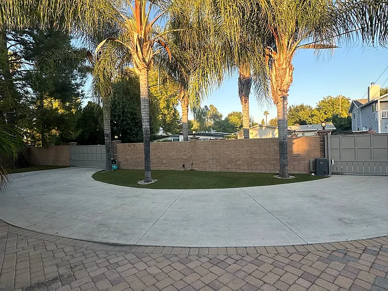 5433 Royer Ave — Photo 33