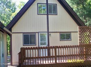 88 Deer Trail Dr, Hawley, PA 18428