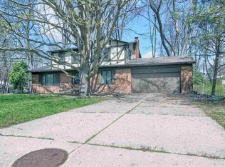 4220 Orchard Crest Dr, West Bloomfield, MI