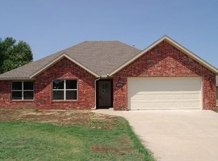 1710 Beth Dr, Rogers, AR 72758