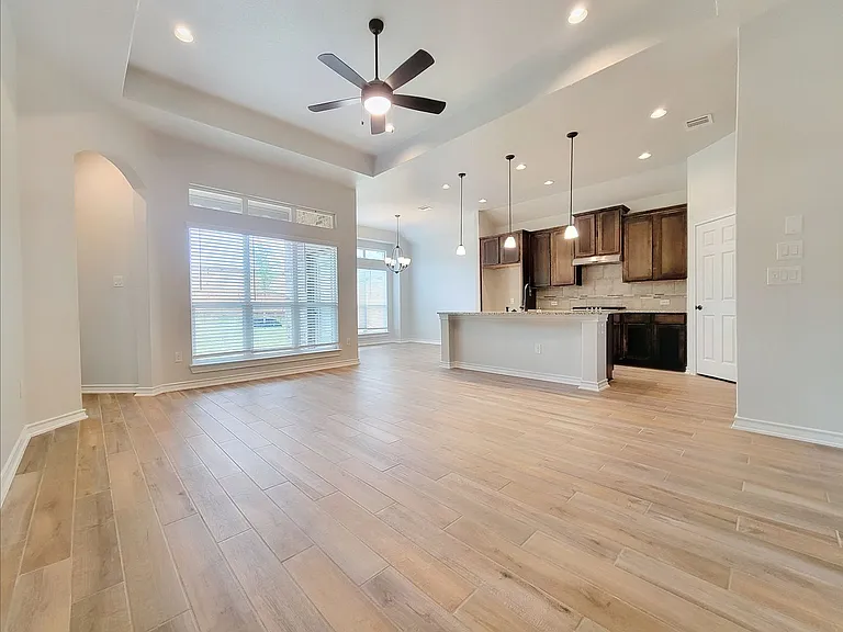 4413 Royal Oak Blvd — Photo 3