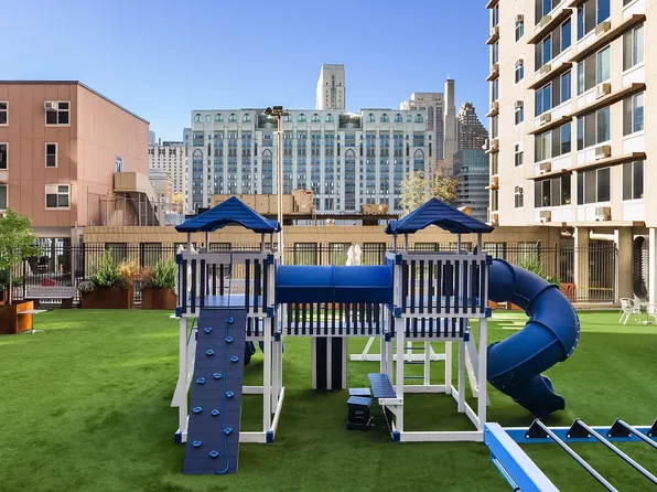 555 Main Street image 11 of 14