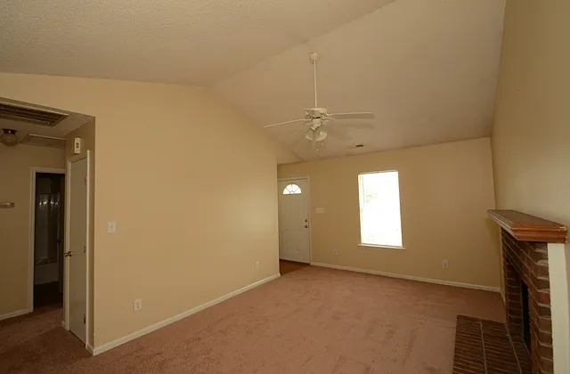 122 Creekview Dr — Photo 7