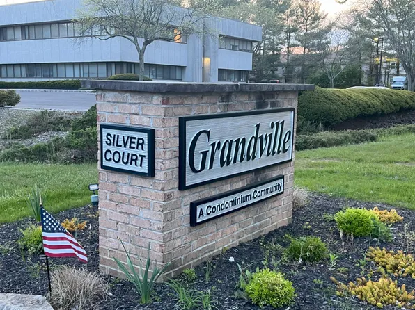 713 Silver Ct, Hamilton, NJ 08690